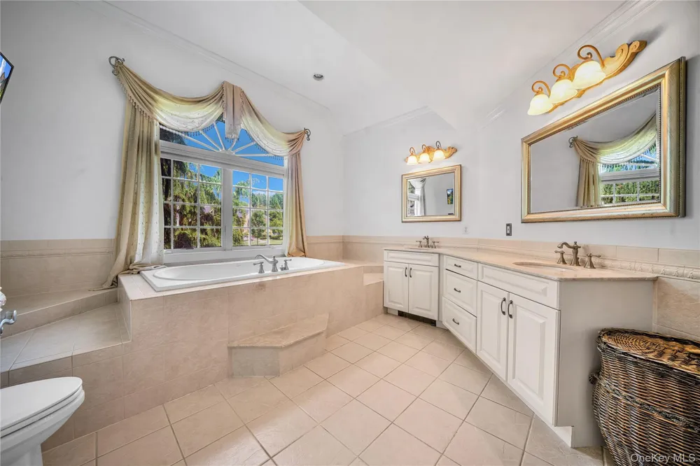 12 Stone Meadow Lane Suffern, NY 10901