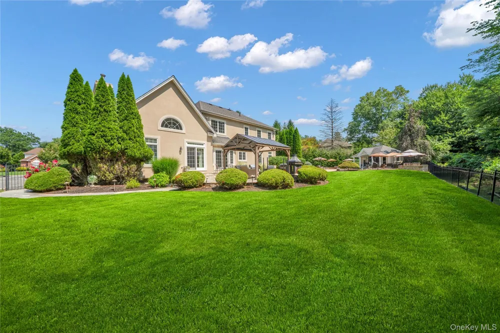 12 Stone Meadow Lane Suffern, NY 10901