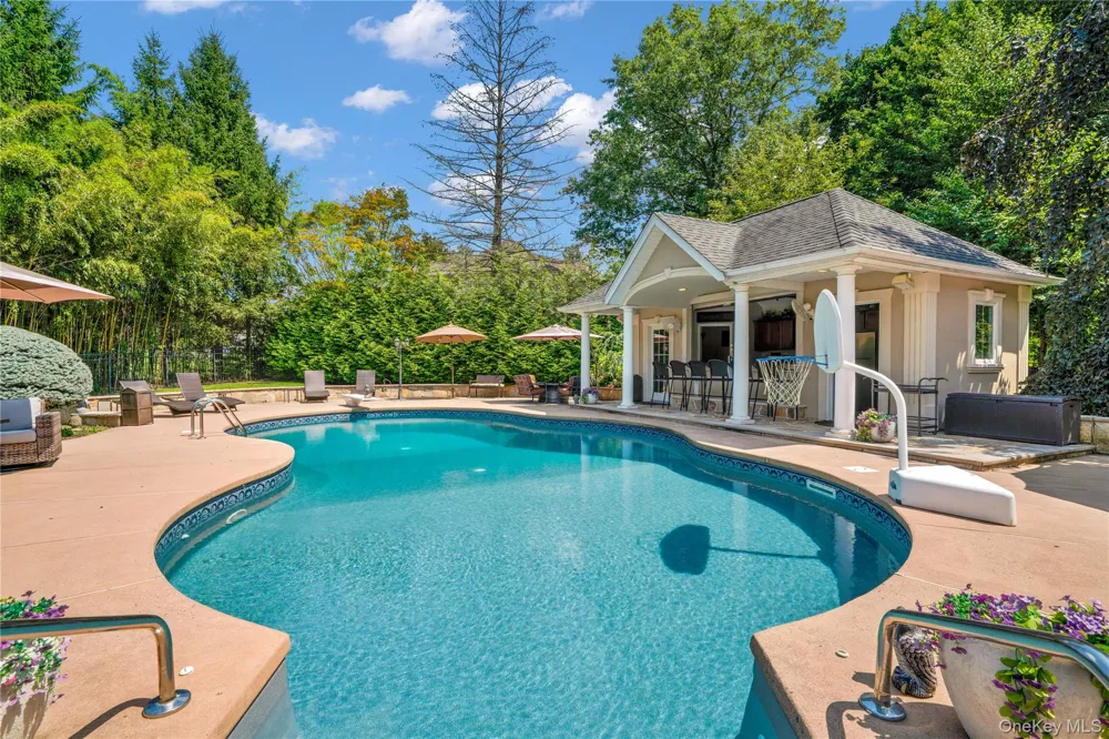 12 Stone Meadow Lane Suffern, NY 10901