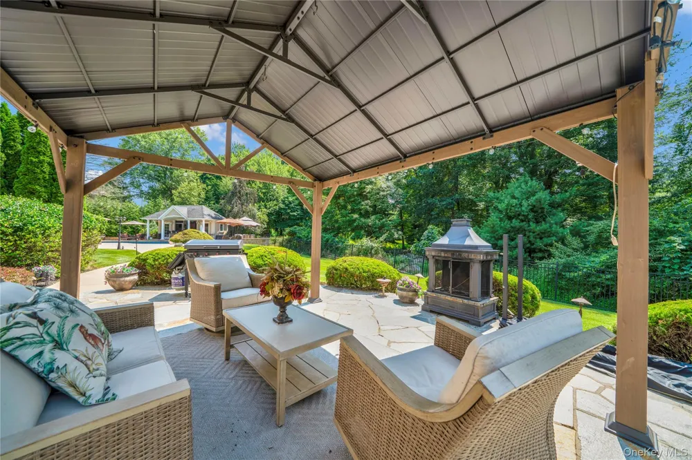 12 Stone Meadow Lane Suffern, NY 10901