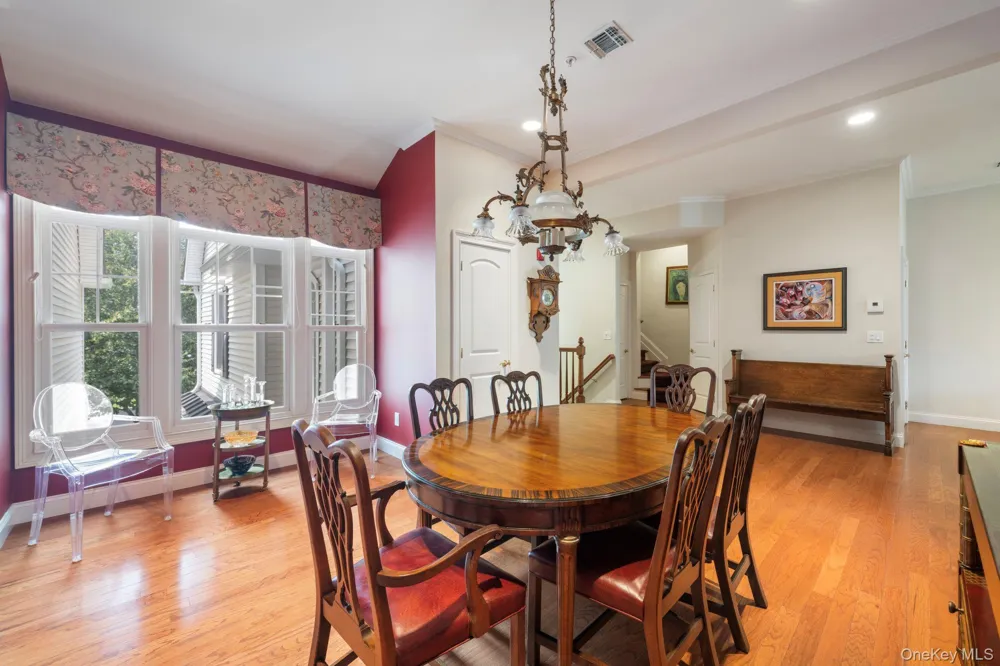 469 Pacing Way Westbury, NY 11590