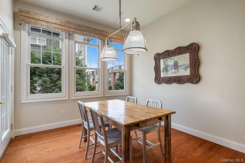 469 Pacing Way Westbury, NY 11590