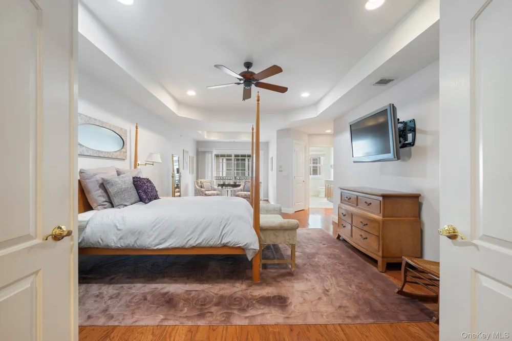469 Pacing Way Westbury, NY 11590