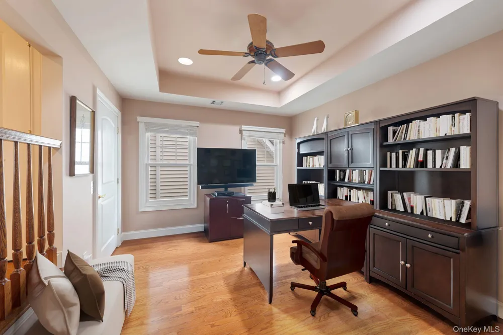 469 Pacing Way Westbury, NY 11590