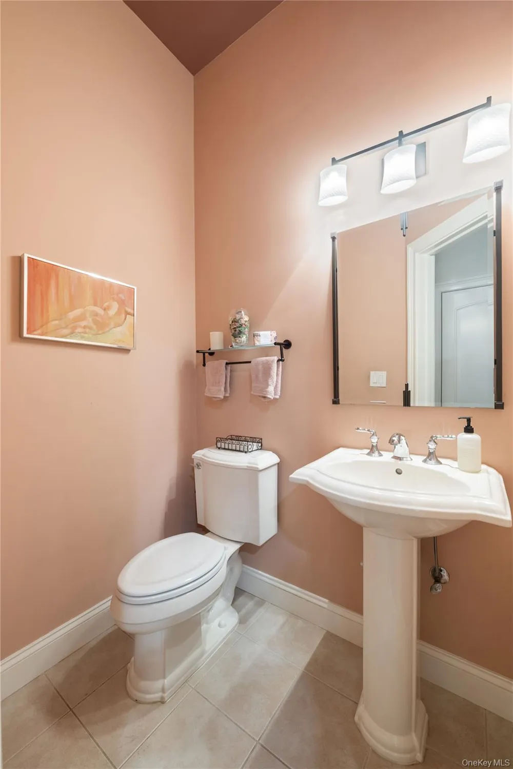 469 Pacing Way Westbury, NY 11590