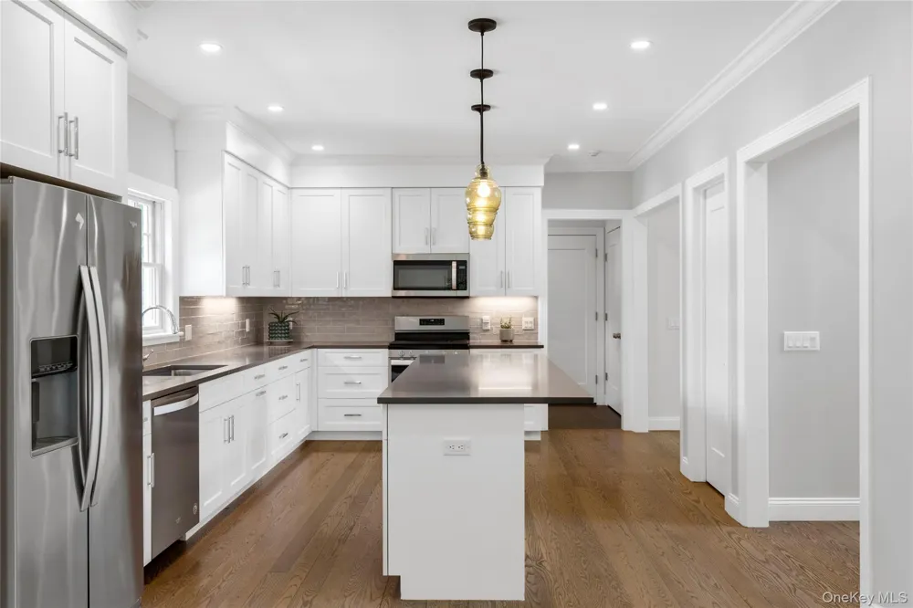 134 Montauk Highway Westhampton, NY 11977