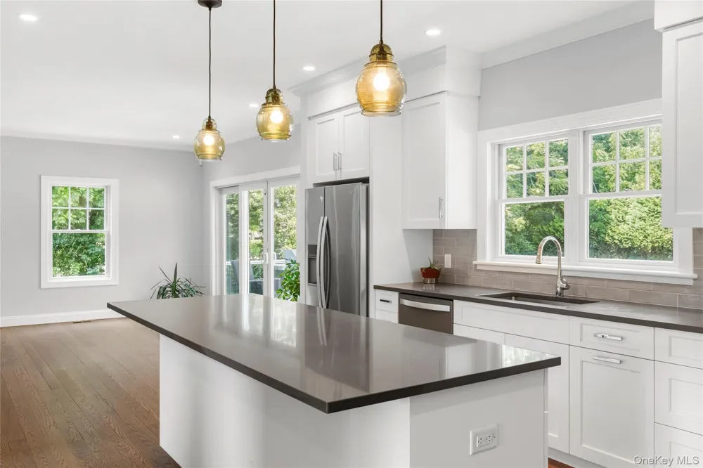 134 Montauk Highway Westhampton, NY 11977