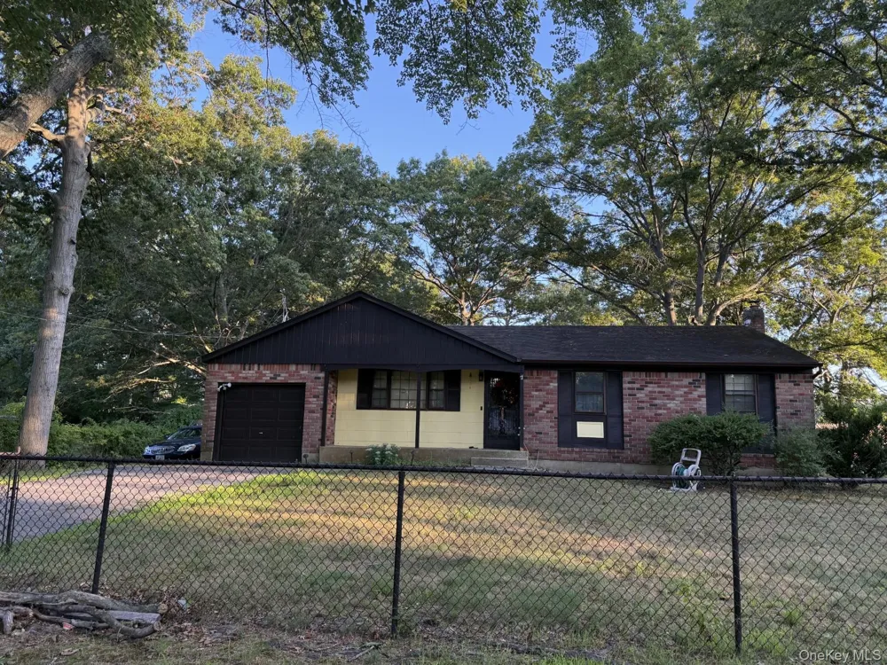 44 Plum Street Central Islip, NY 11722