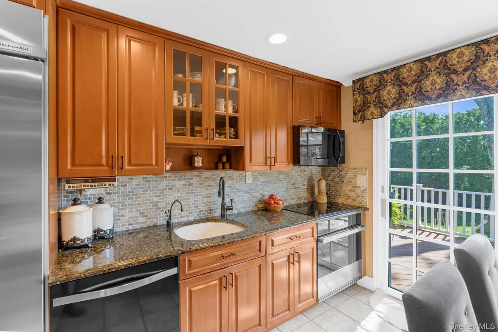 14 Jane Drive Old Bethpage, NY 11804