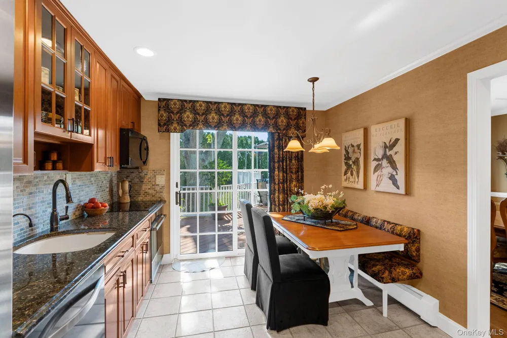 14 Jane Drive Old Bethpage, NY 11804