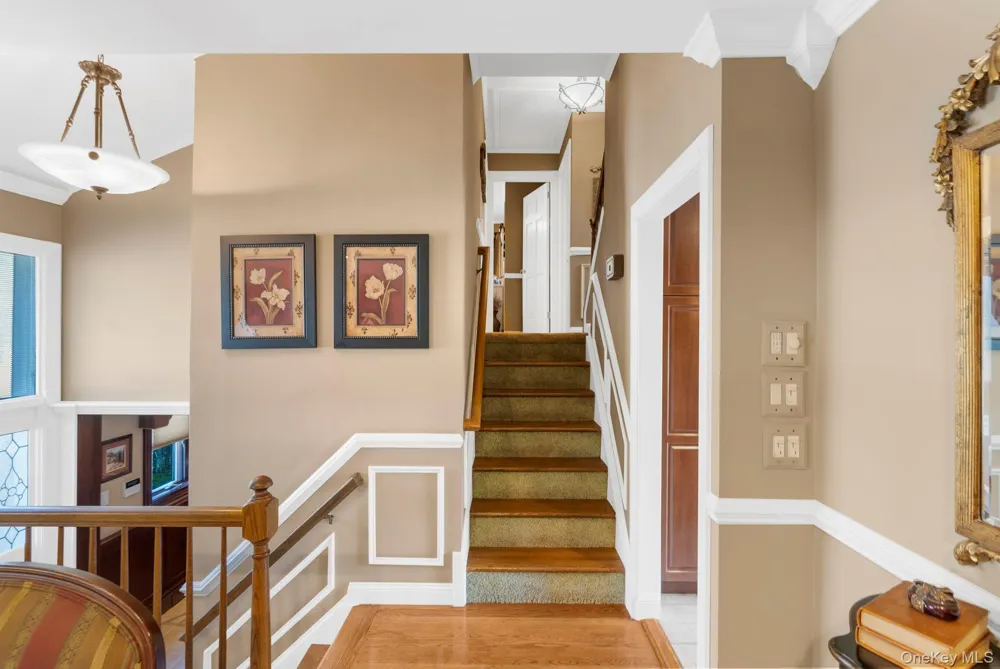 14 Jane Drive Old Bethpage, NY 11804