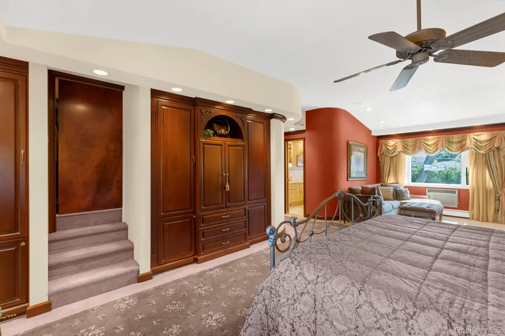 14 Jane Drive Old Bethpage, NY 11804