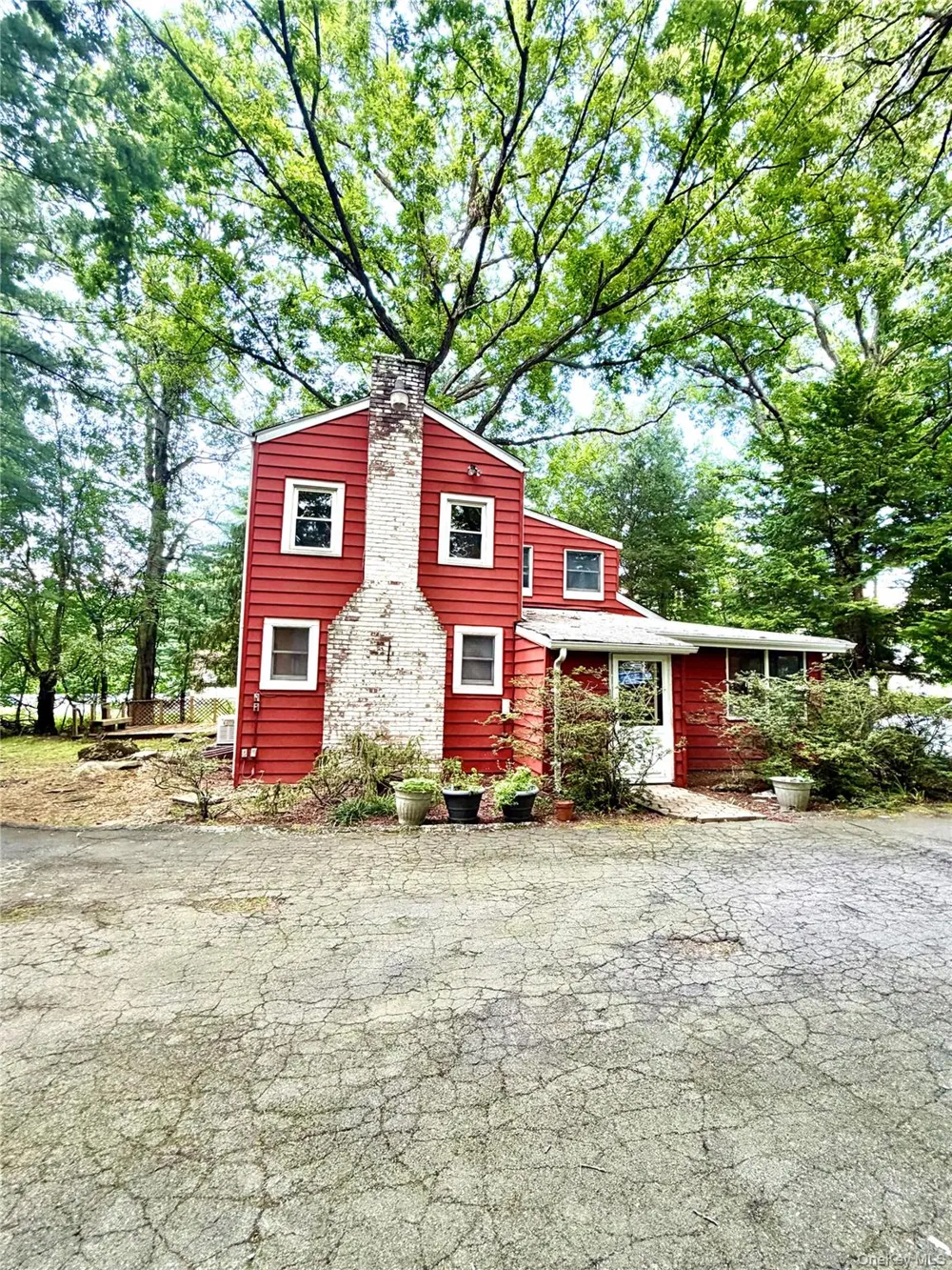 627 Route 306 Suffern, NY 10901