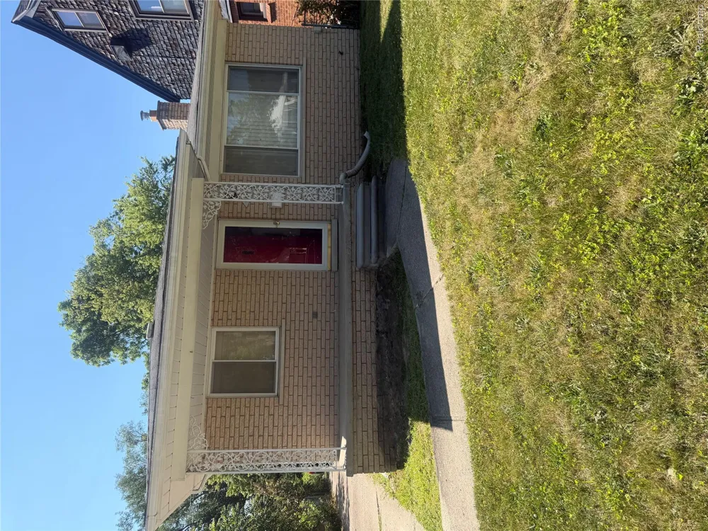 11315 Arnold Redford Charter Township, MI 48239
