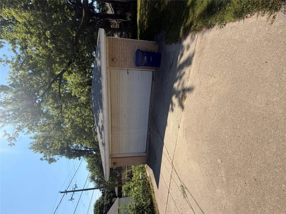 11315 Arnold Redford Charter Township, MI 48239