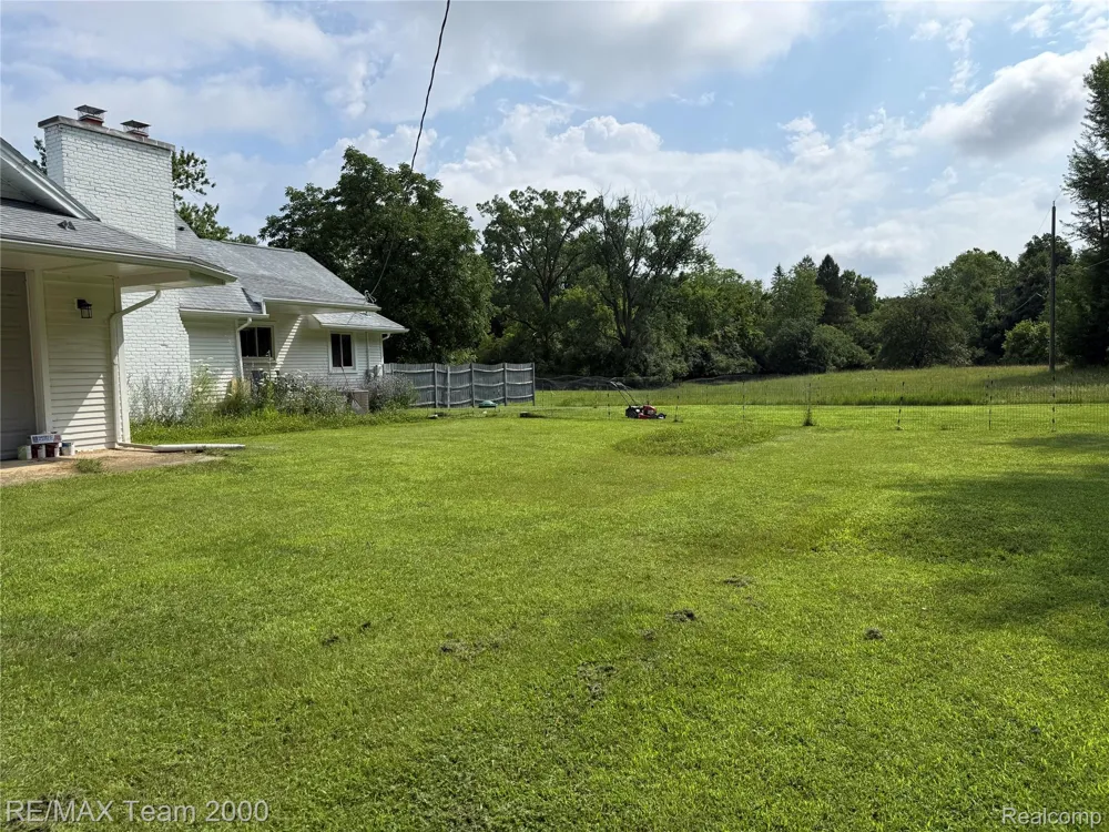 48905 9 MILE ROAD Novi City, MI 48167
