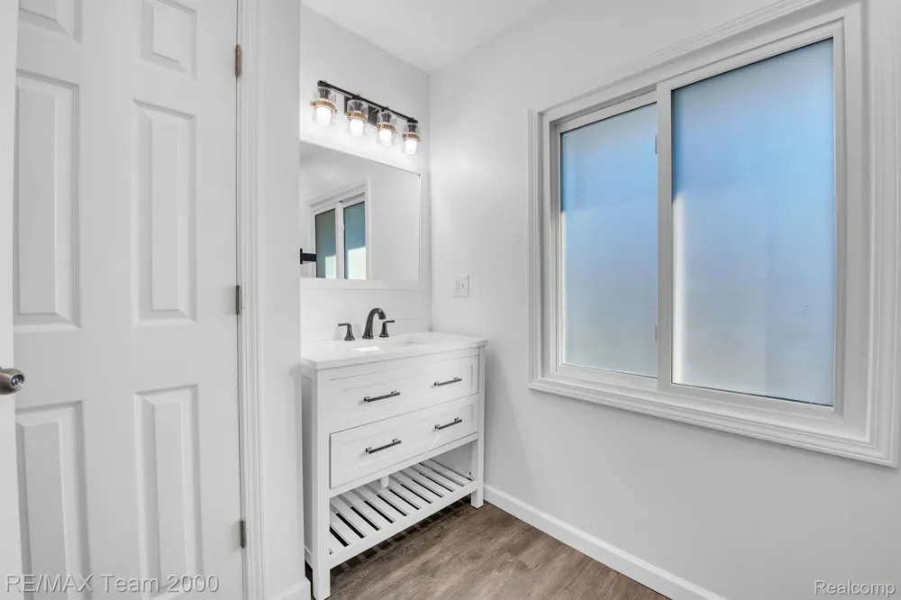 48905 9 MILE ROAD Novi City, MI 48167