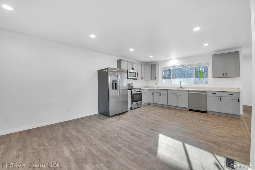 48905 9 MILE ROAD Novi City, MI 48167