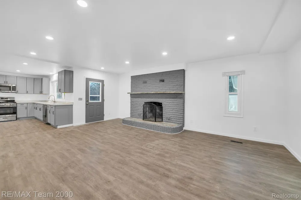 48905 9 MILE ROAD Novi City, MI 48167
