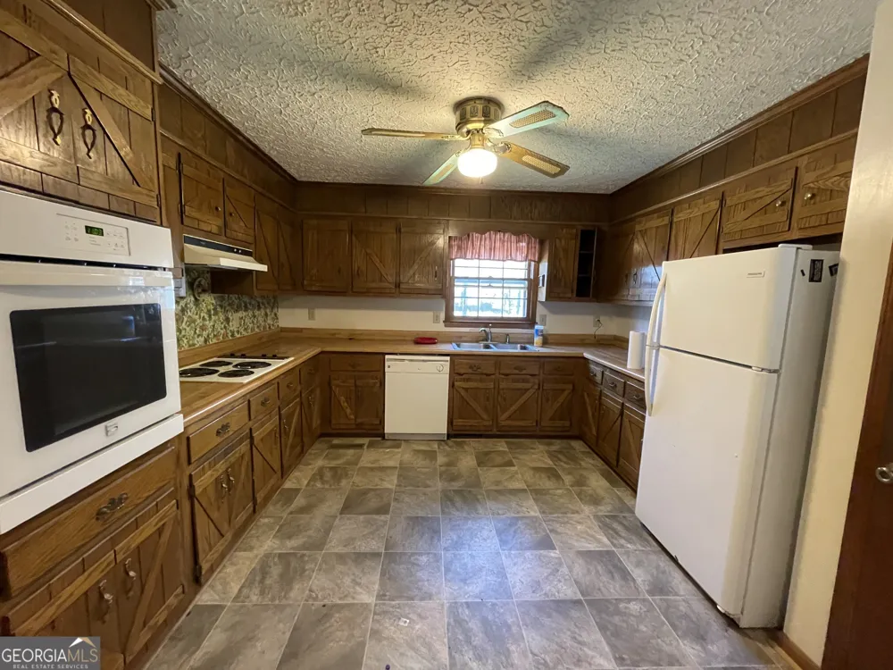 173 Berkley RD Cochran, GA 31014