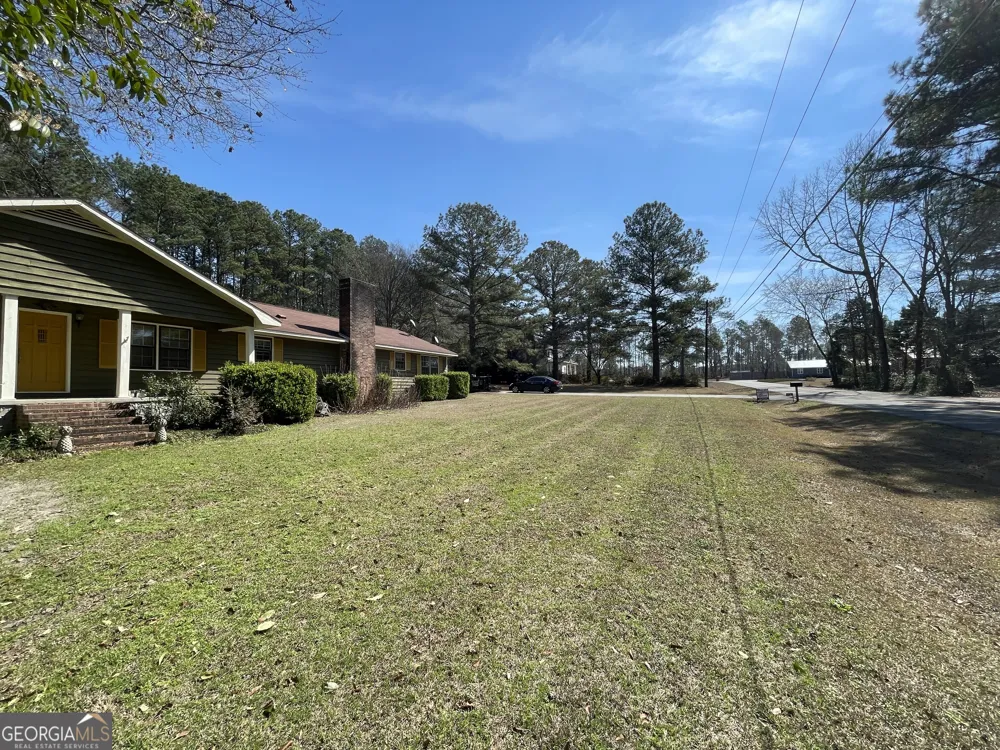 173 Berkley RD Cochran, GA 31014