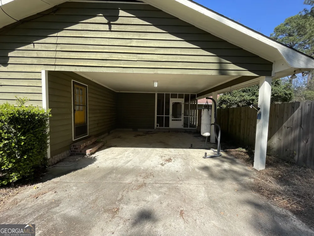 173 Berkley RD Cochran, GA 31014