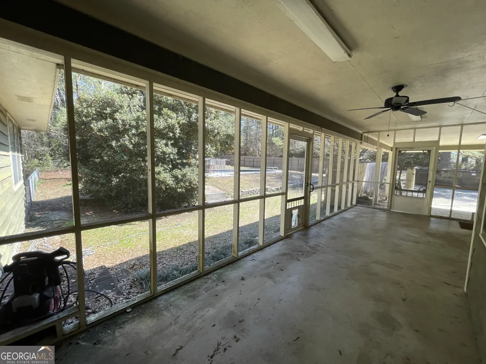 173 Berkley RD Cochran, GA 31014