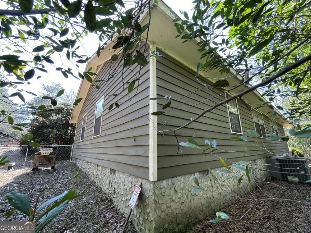 173 Berkley RD Cochran, GA 31014