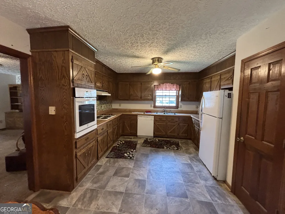 173 Berkley RD Cochran, GA 31014