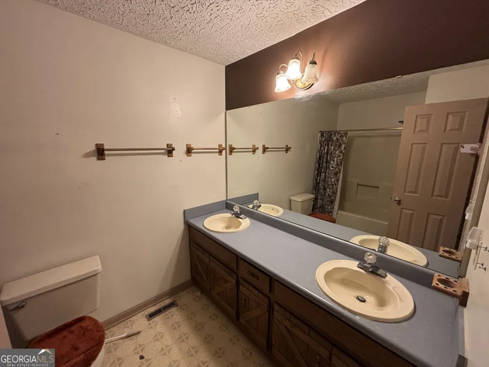 173 Berkley RD Cochran, GA 31014