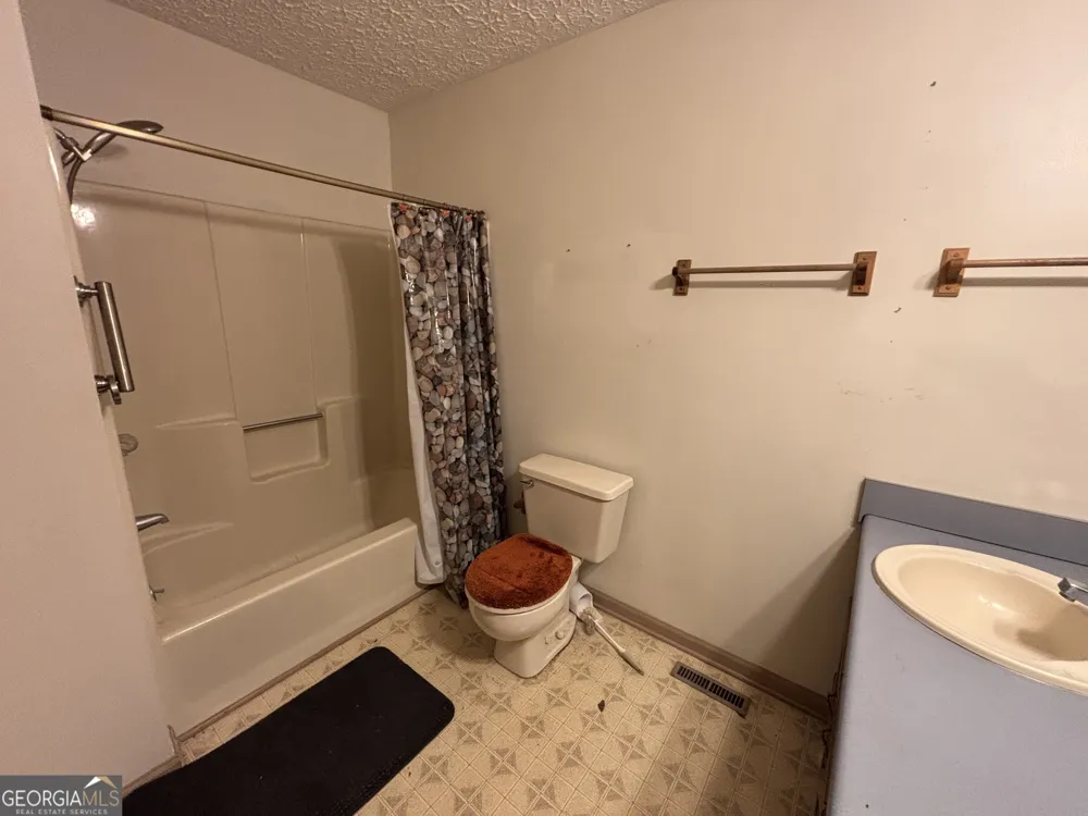 173 Berkley RD Cochran, GA 31014