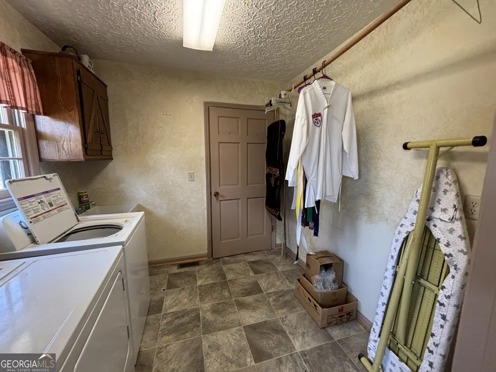 173 Berkley RD Cochran, GA 31014