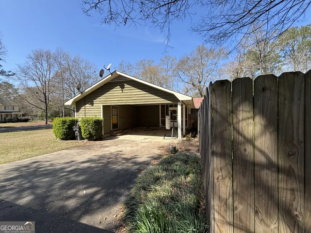 173 Berkley RD Cochran, GA 31014