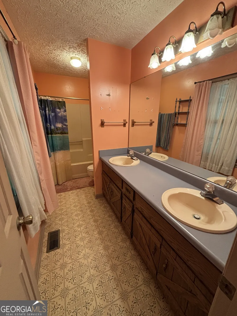 173 Berkley RD Cochran, GA 31014