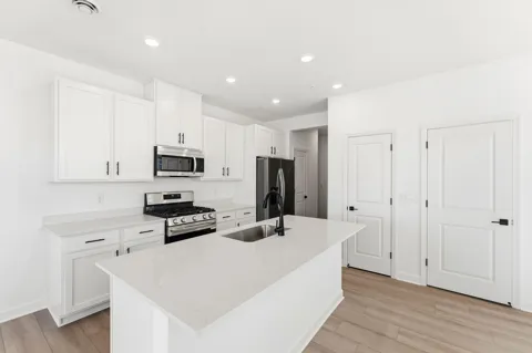 10551 Harbor Lane