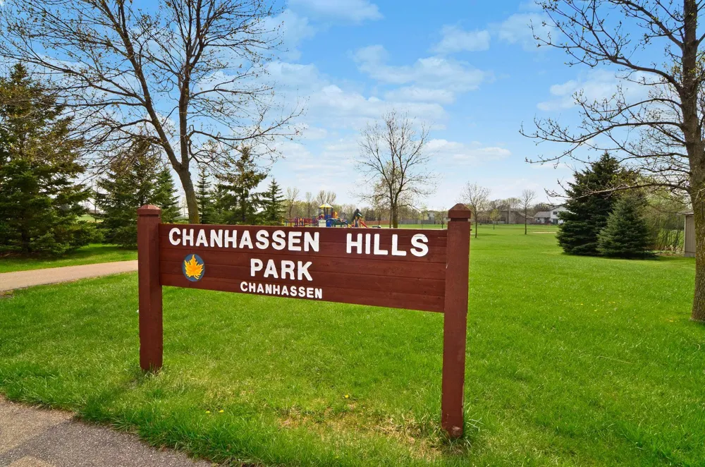 9161 River Rock Drive Chanhassen, MN 55317