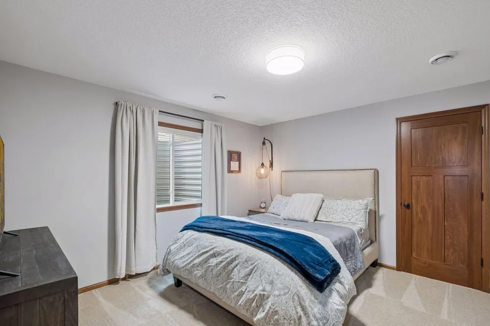 9161 River Rock Drive Chanhassen, MN 55317