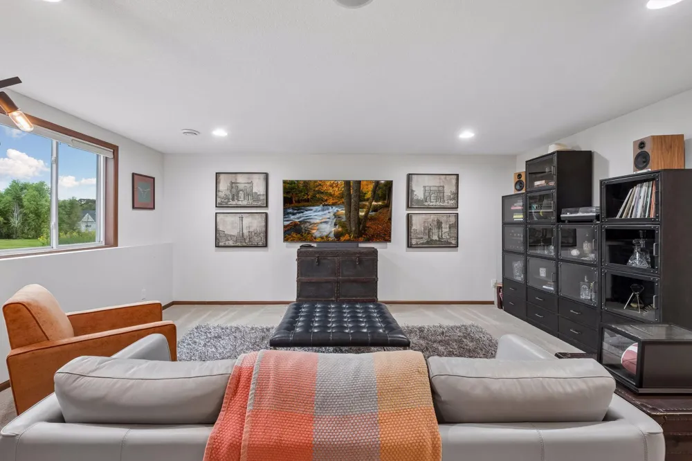 9161 River Rock Drive Chanhassen, MN 55317