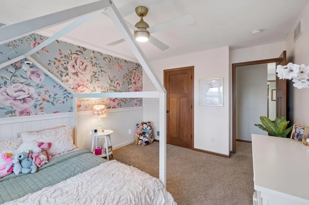 9161 River Rock Drive Chanhassen, MN 55317