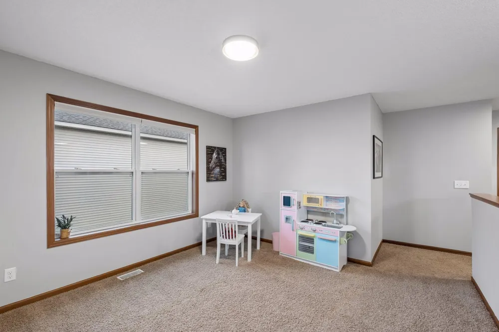9161 River Rock Drive Chanhassen, MN 55317