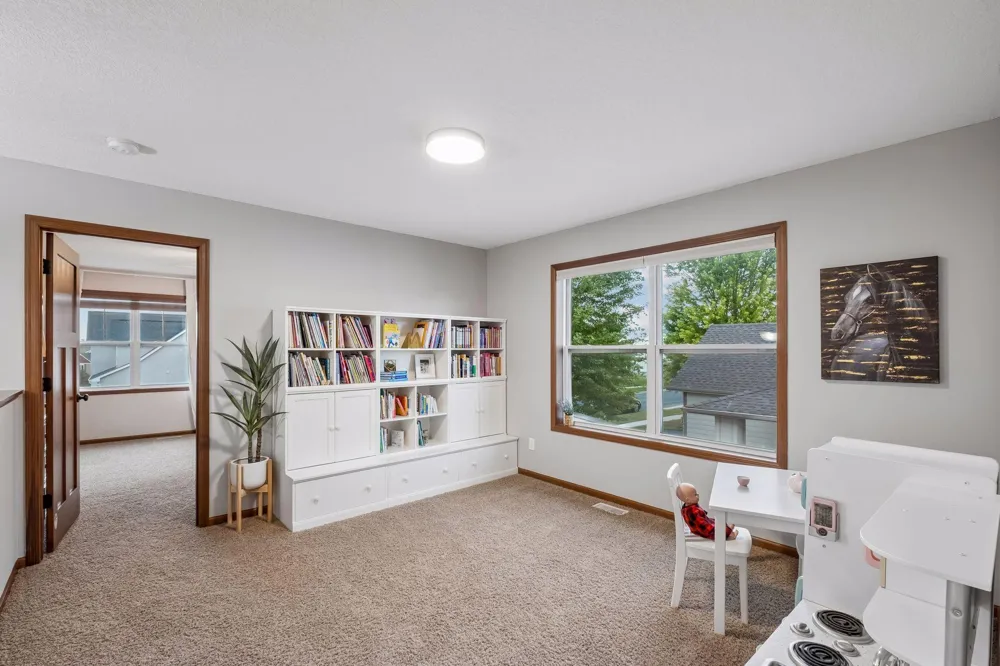 9161 River Rock Drive Chanhassen, MN 55317
