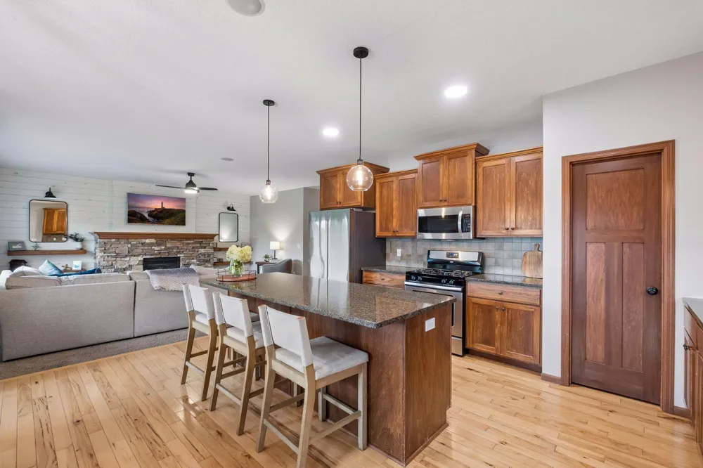 9161 River Rock Drive Chanhassen, MN 55317