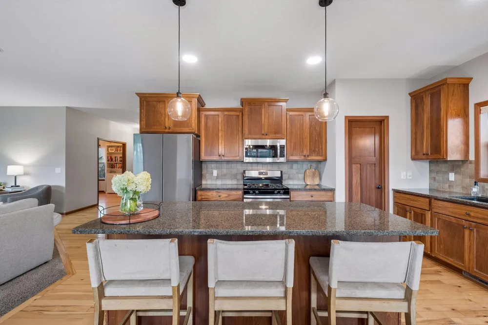 9161 River Rock Drive Chanhassen, MN 55317