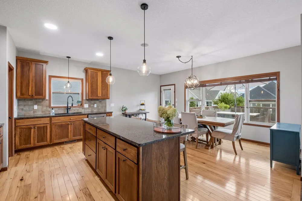 9161 River Rock Drive Chanhassen, MN 55317