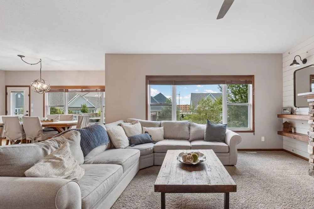 9161 River Rock Drive Chanhassen, MN 55317