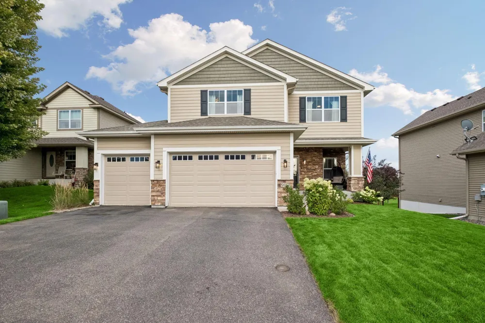 9161 River Rock Drive Chanhassen, MN 55317