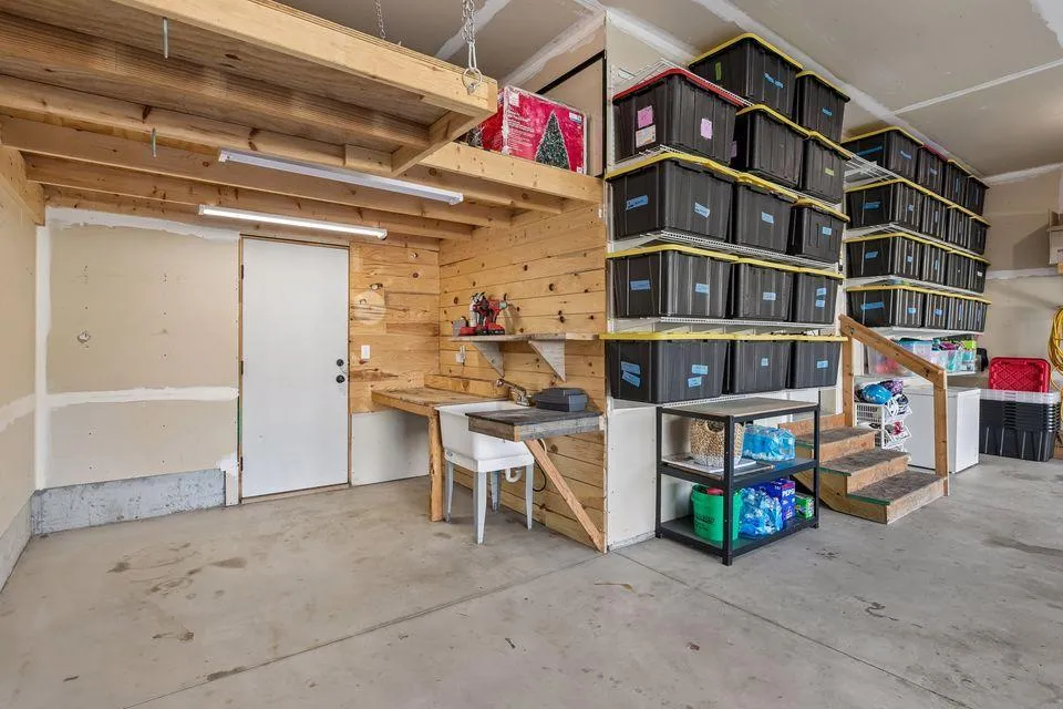 9161 River Rock Drive Chanhassen, MN 55317