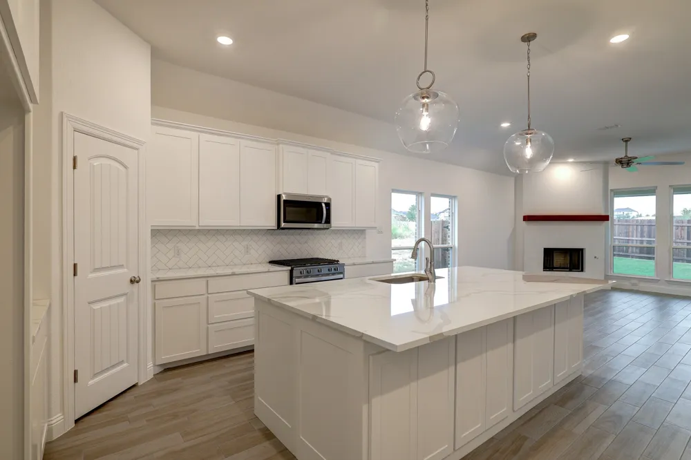 10171 blue jay Lane Benbrook, TX 76126