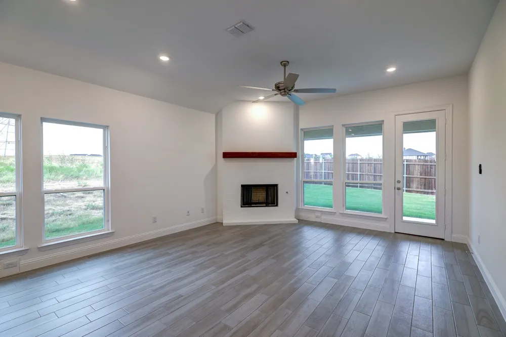 10171 blue jay Lane Benbrook, TX 76126