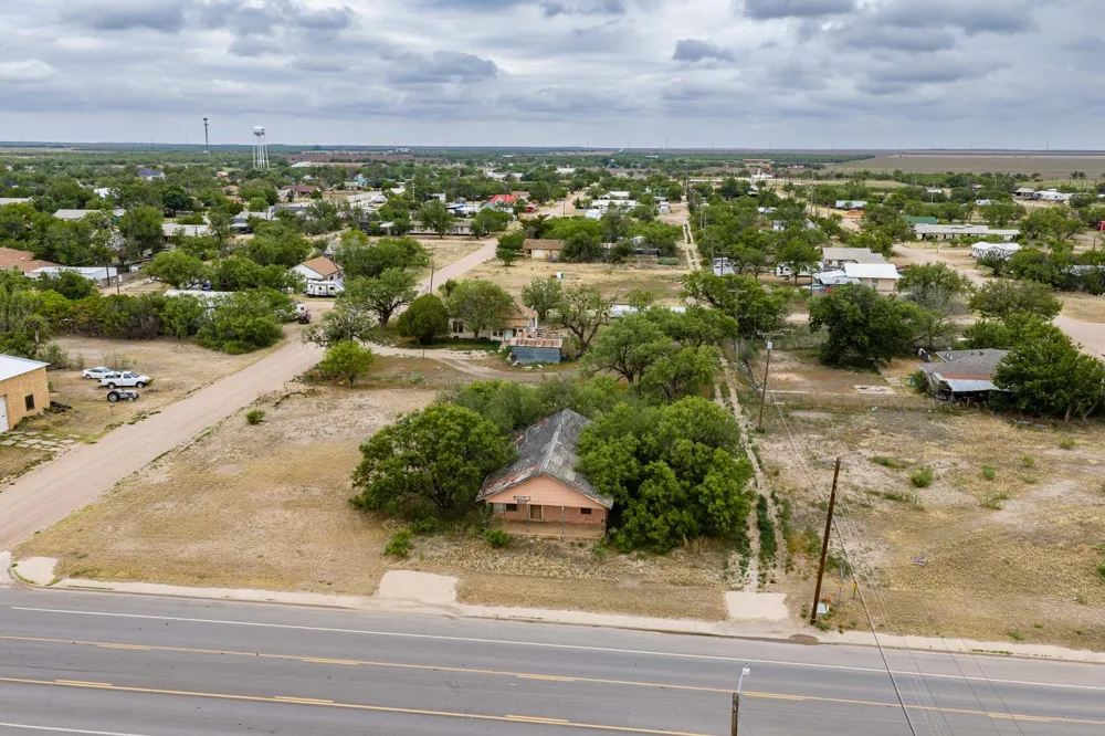 126 E Lake Hamlin, TX 79520